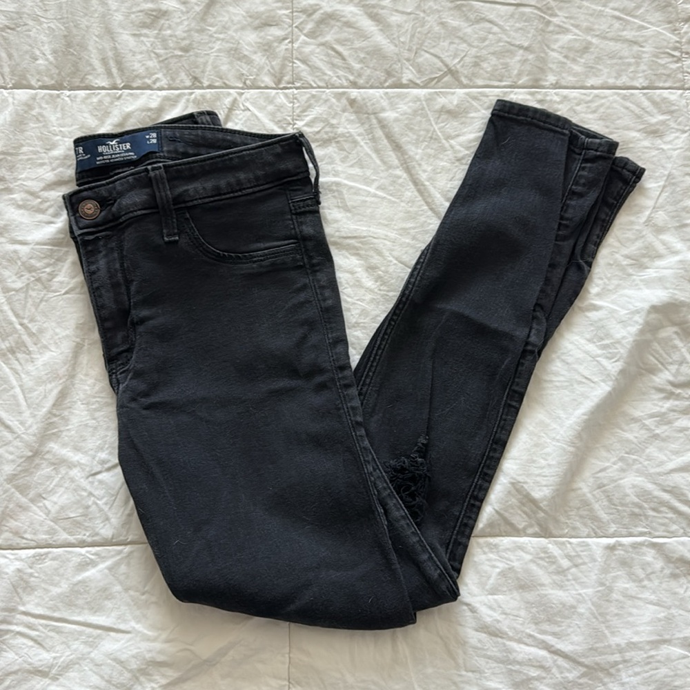 Hollister Mid-Rise Ripped Jean Legging